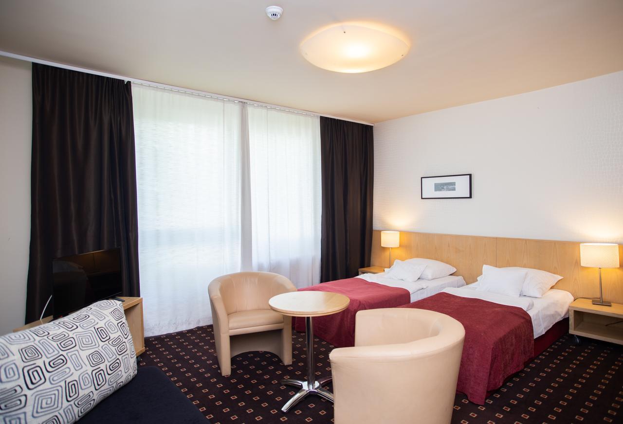 Hotel Laterum Pécs Esterno foto